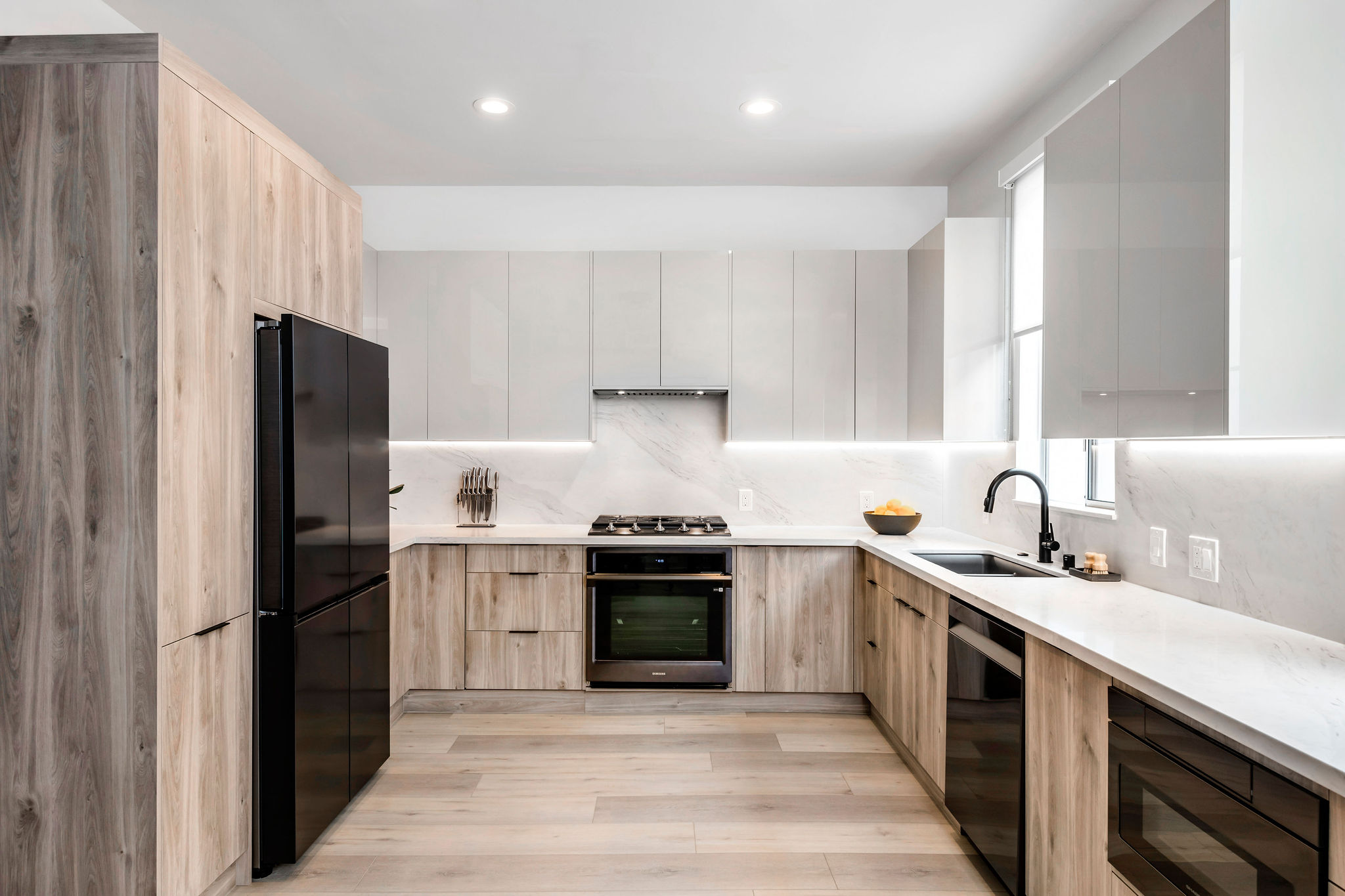 Remodelações de cozinhas moderna com móveis em melamina
