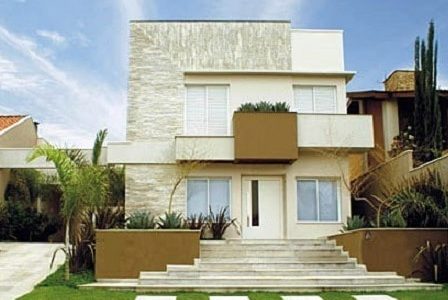 Construção de moradia com revestimento pétreo.