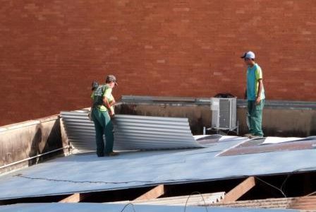 Infiltrações em telhados – Sistema de impermeabilização.