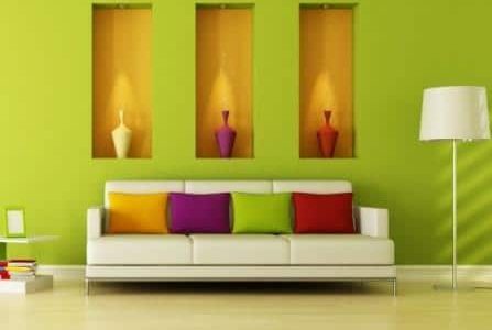 Pintura de sala de estar com paredes verde.