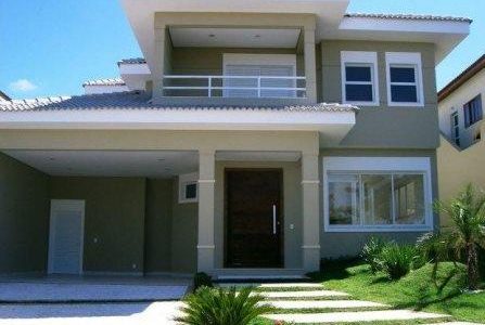 Construção de moradia com garagem.
