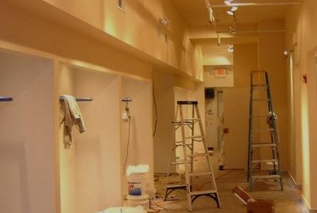 Remodelação completa de loja em centro comercial.