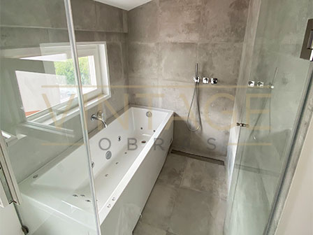 Remodelação de casa de banho no Estoril com banheira